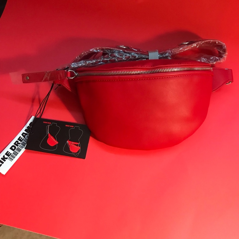Like Dreams Women’s Fashion Fanny Pack with chains